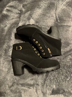 SHEIN Black Block Heel Ankle Boots with Gold Hardware